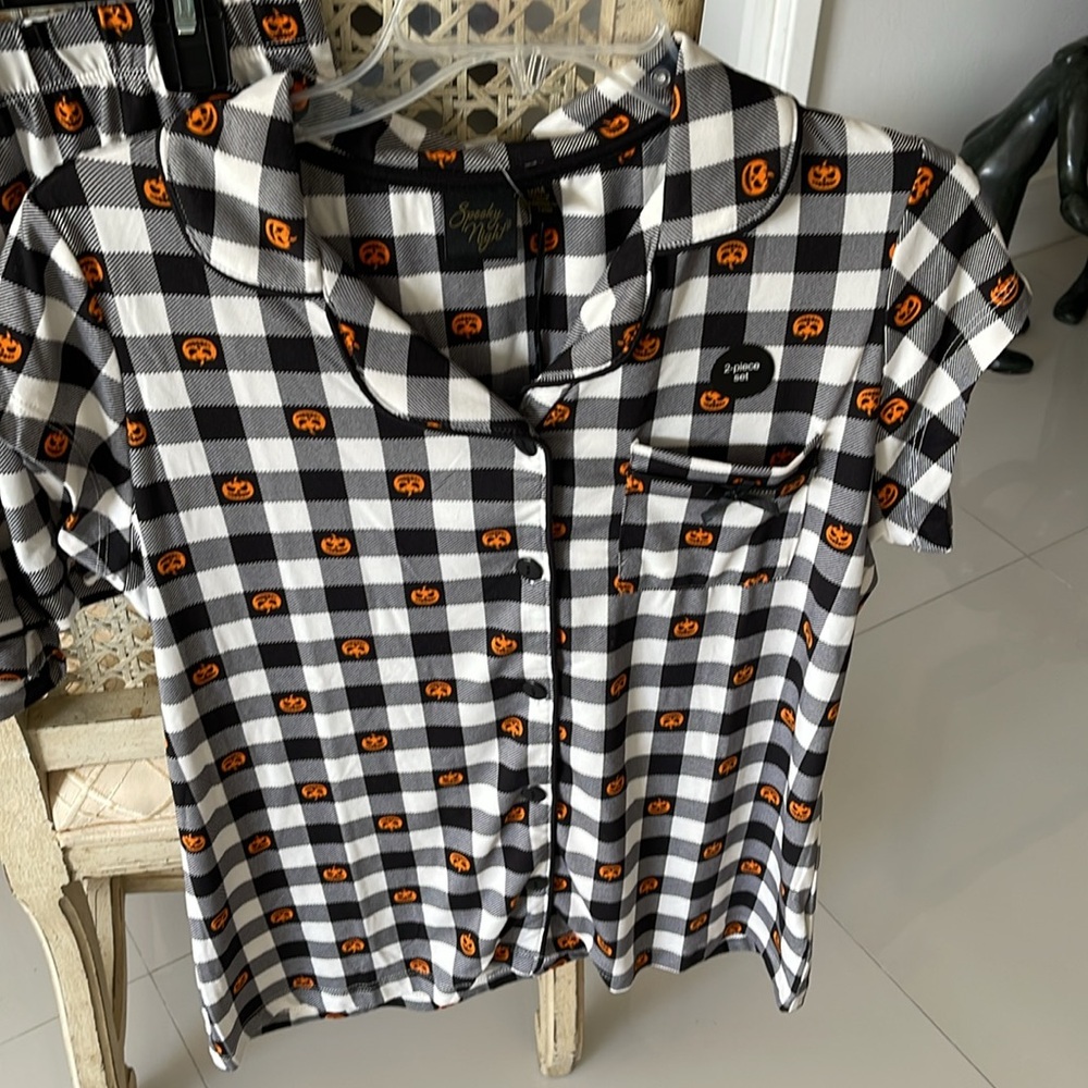 SALE! Spooky Night Black/White/Orange "Checker Board & Pumpkins PJ Short Set - Picture 2 of 6